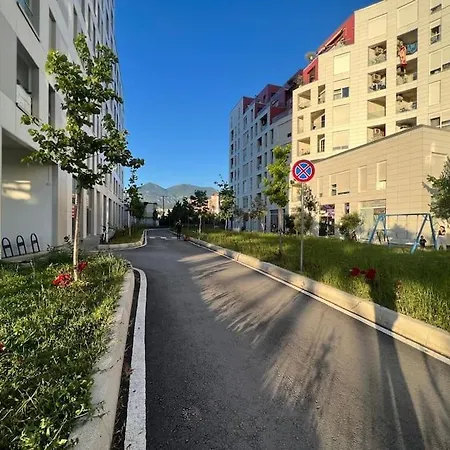 Leonard Tirana