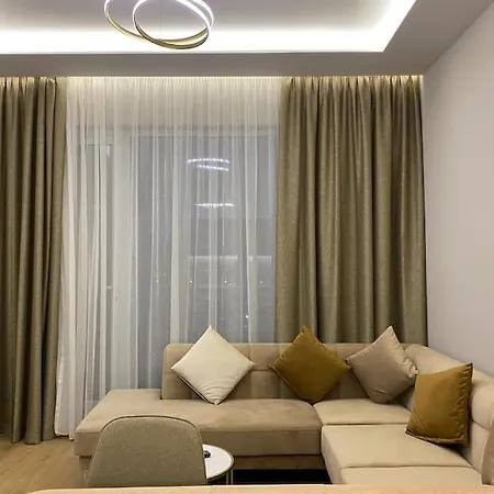 Leonard Apartment